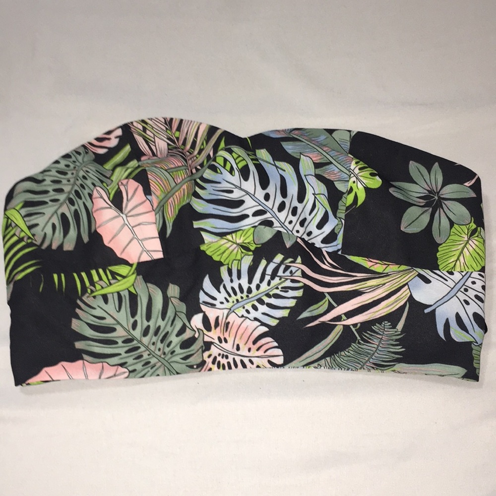 Never worn tropical floral crop top size S.